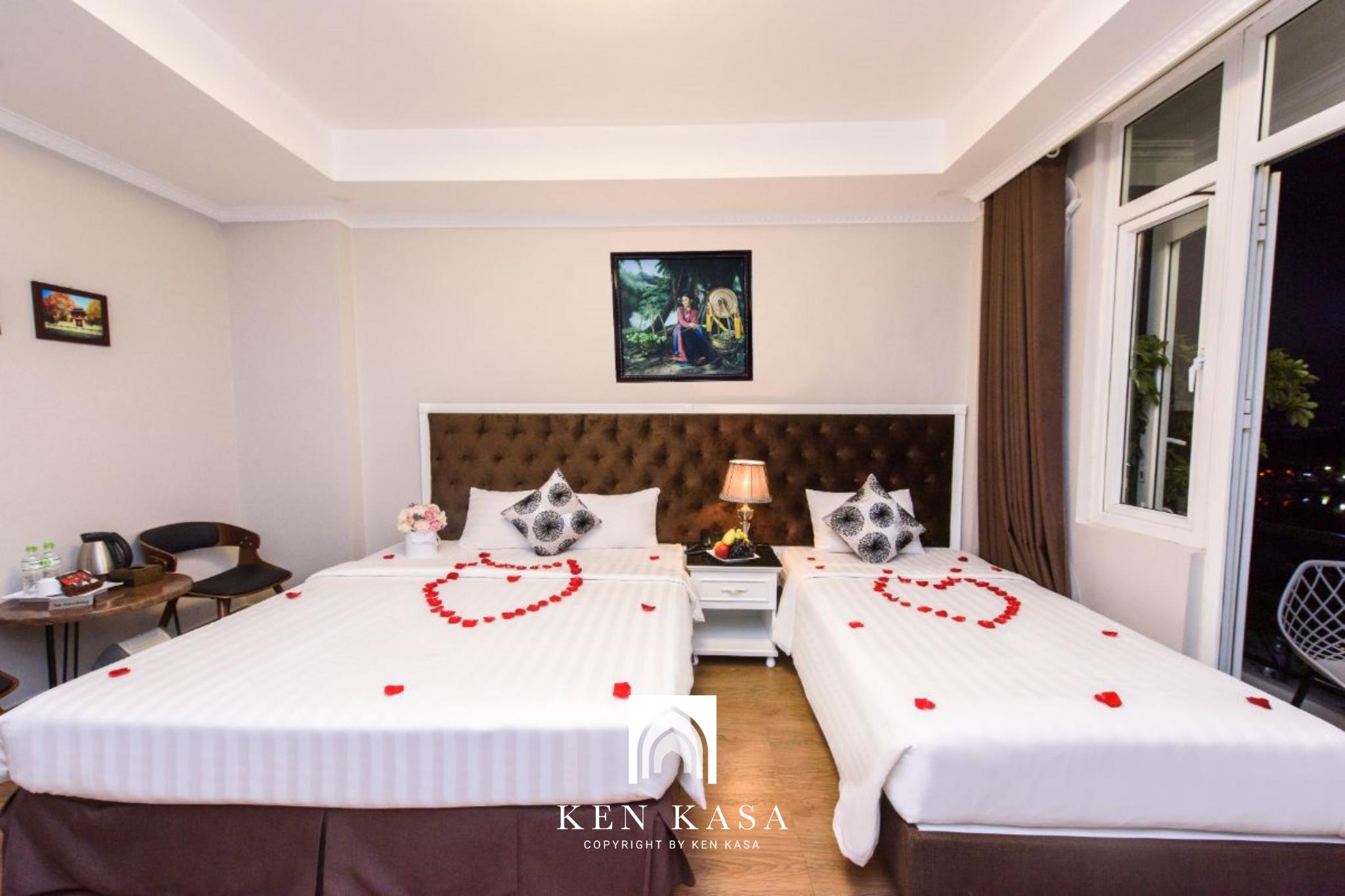 Phòn deluxe có ban công tại Hà Nội Morning Hotel 